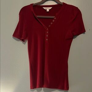 Market & Spruce Red Fitted Buttoned Tee
